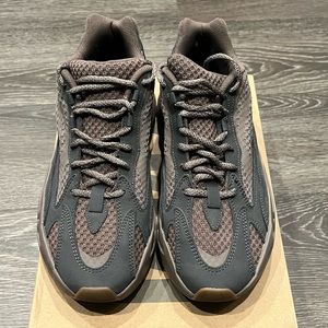 Yeezy 700 v2 geode
